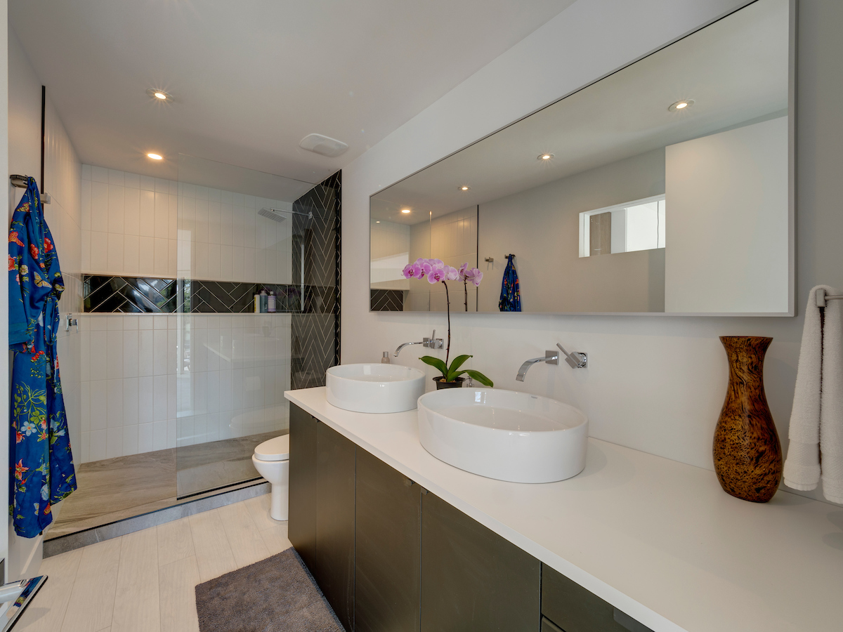 Bathroom — modern with custom finishes